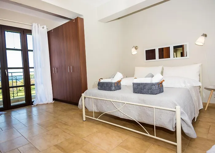 Villa Filon Ktima Beachfront Upscale *