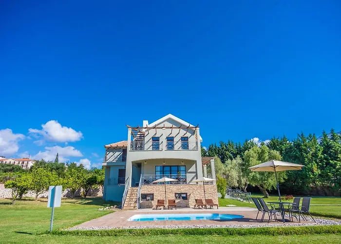 Filon Ktima Beachfront Upscale Karavádhos