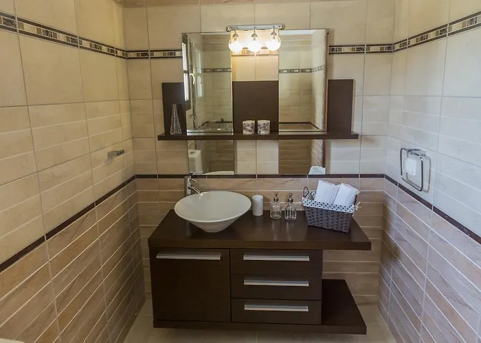 Filon Ktima Beachfront Upscale * Karavádhos