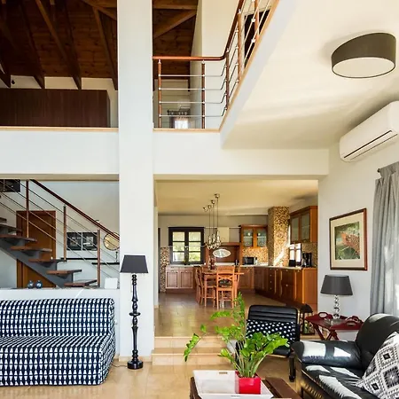 Filon Ktima Beachfront Upscale Villa