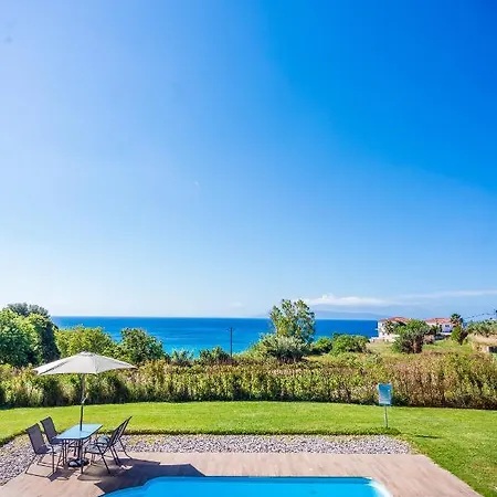 Filon Ktima Beachfront Upscale Karavádosz
