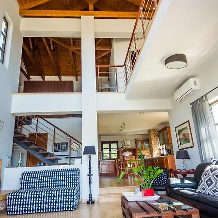 Villa Filon Ktima Beachfront Upscale Karavádhos