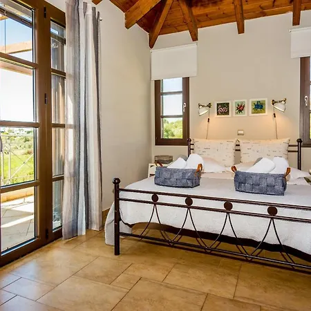 Filon Ktima Beachfront Upscale