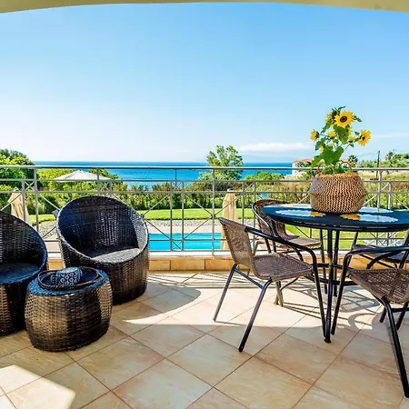 Filon Ktima Beachfront Upscale * Karavádhos