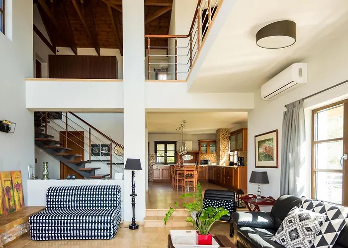 Filon Ktima Beachfront Upscale Villa